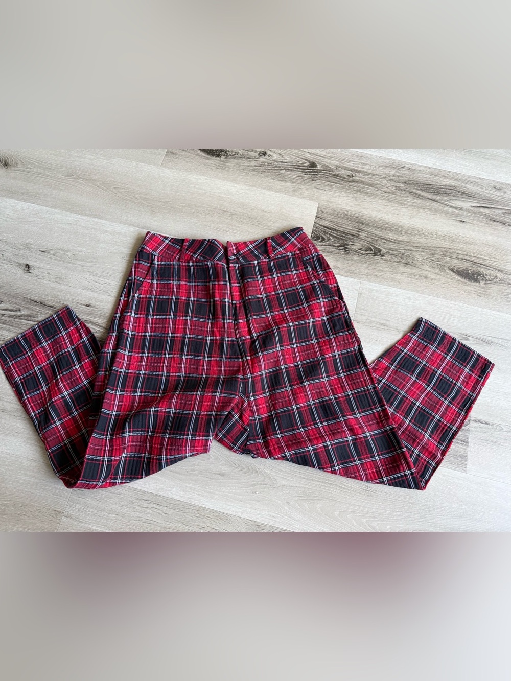 Zara Black Red Plaid Casual Cotton Pants. Size M.